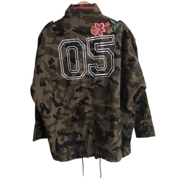 Romeo + Juliet Couture Floral Embroidered Liberty Hidden Hood Camo Jacket Small - Picture 6 of 16